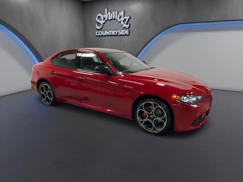 New 2026 Alfa Romeo Giulia AwdImage 2