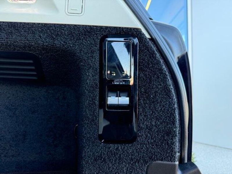 Used 2023 Land Rover Range Rover SE