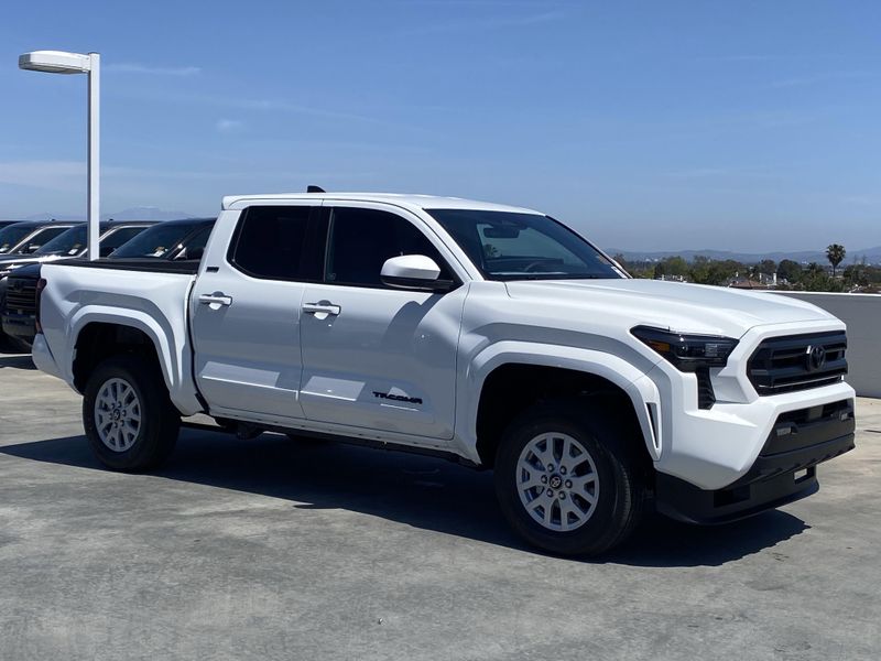 2025 Toyota Tacoma SR5Image 2