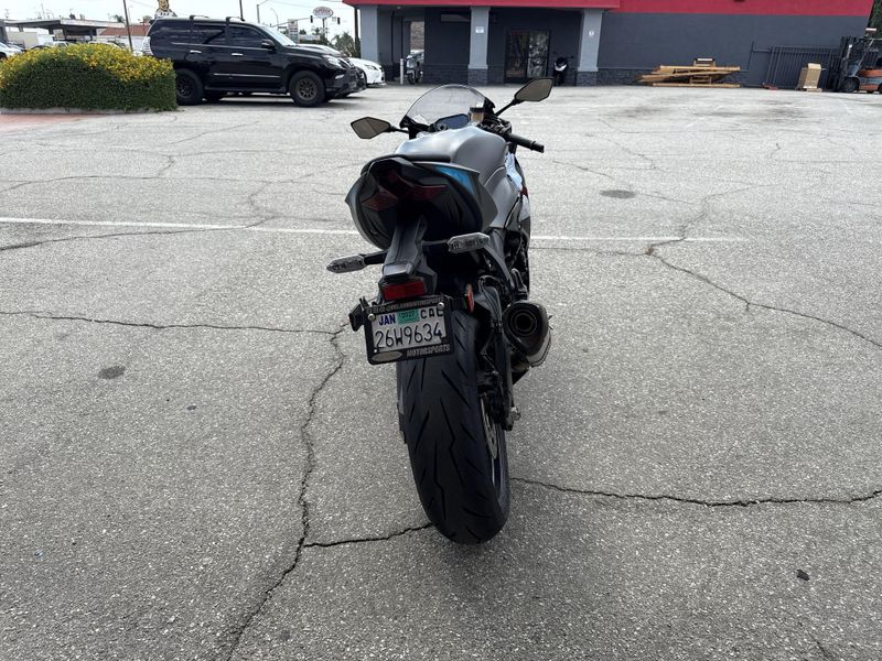 Used 2025 Kawasaki NINJA ZX-6R Image 18