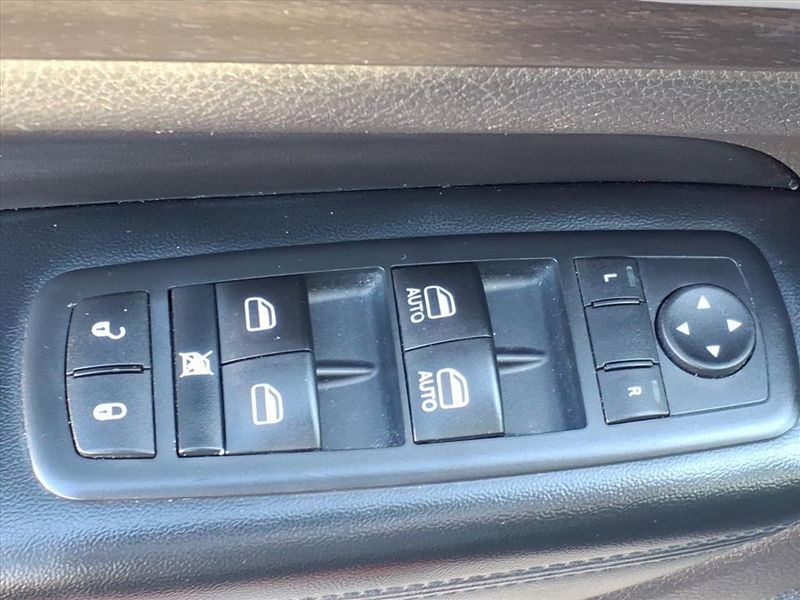 Used 2015 Jeep Grand Cherokee AltitudeImage 19
