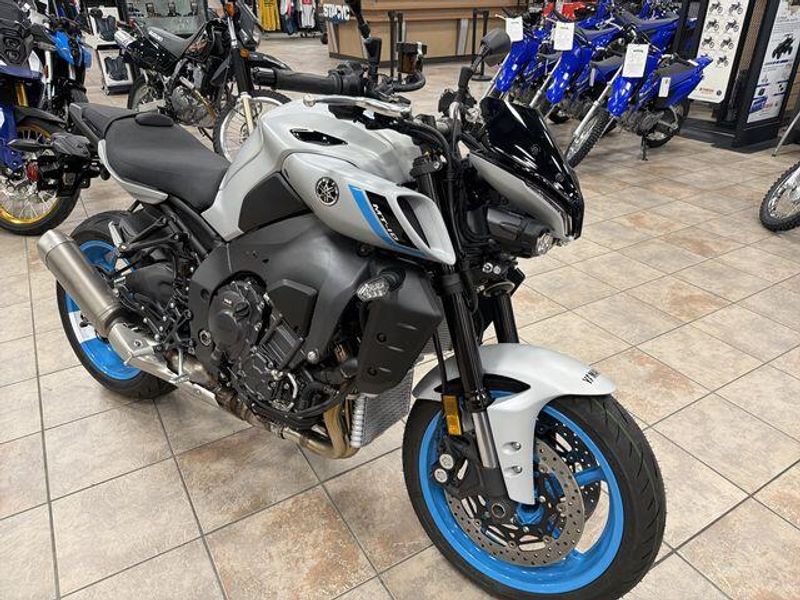 New 2026 Yamaha MT-10 Image 10