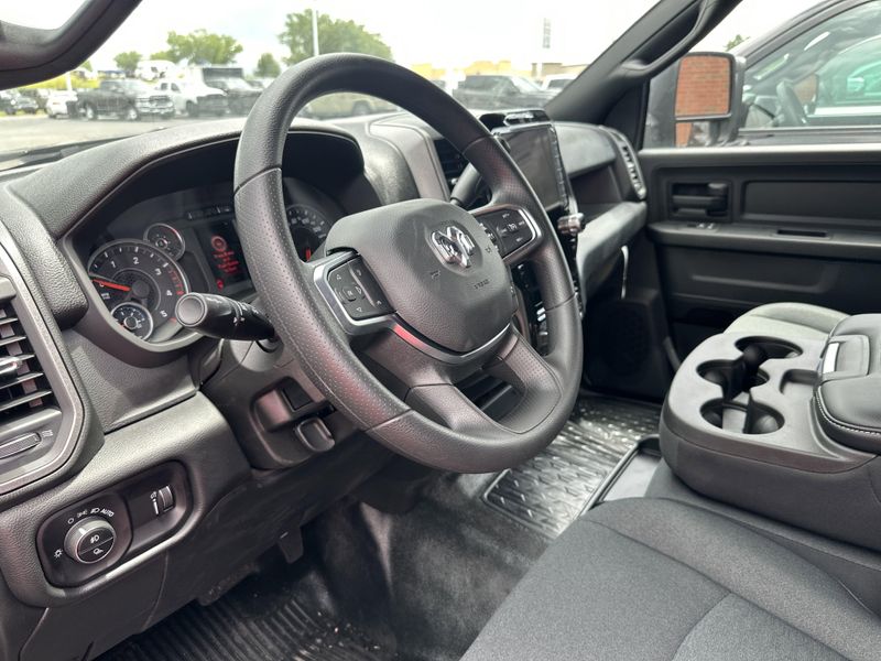 2025 RAM 3500 Tradesman Crew Cab Chassis 4x4 60