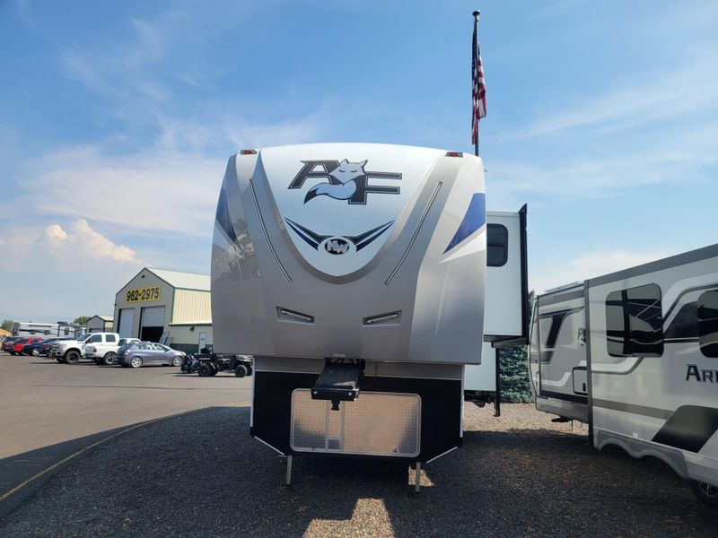 Used 2022 ARCTIC FOX 29-5K Image 6