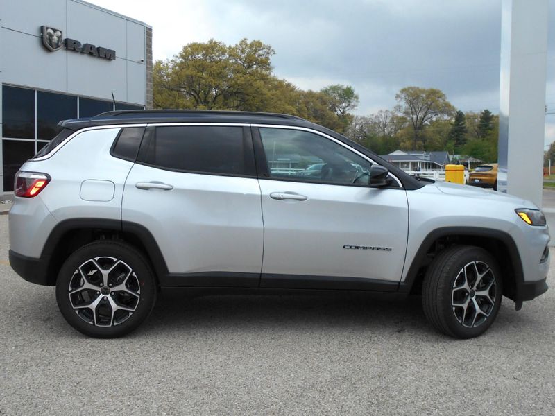2025 Jeep Compass Limited 4x4Image 26