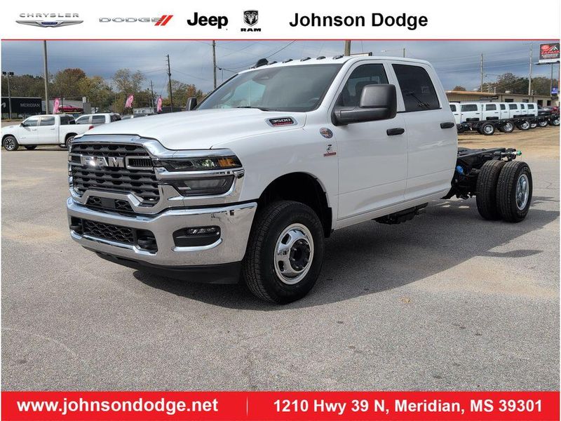 New 2026 RAM 3500 Tradesman Crew Cab Chassis 4x4 60