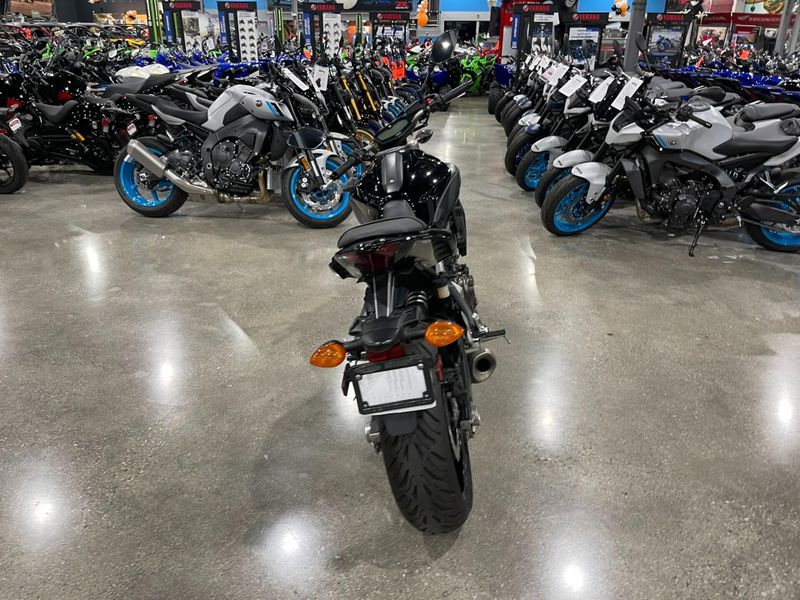Used 2016 Yamaha FZ-07 Image 12