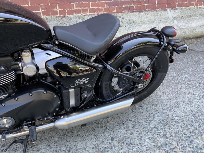 2027 Triumph BONNEVILLE BOBBER