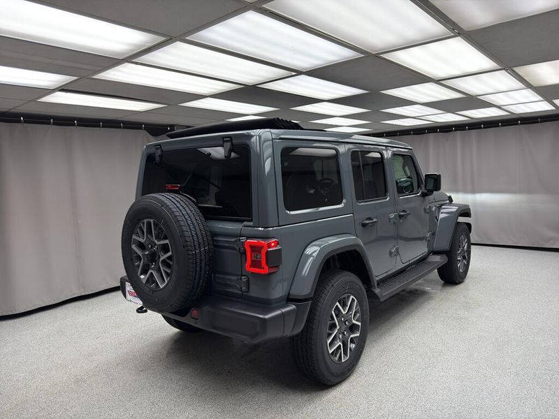 New 2026 Jeep Wrangler 4-door SaharaImage 3