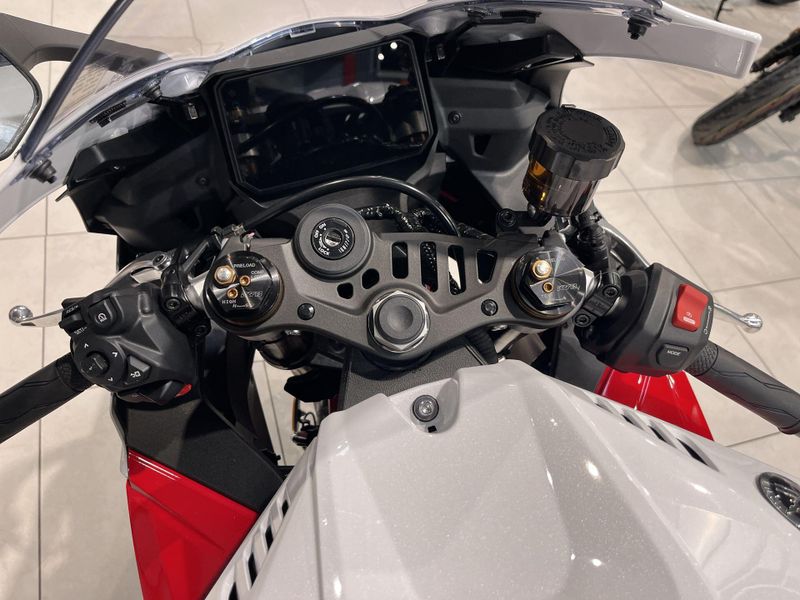 New 2025 Yamaha YZF-R9 Image 10