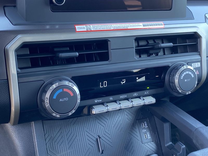 2025 Toyota Tacoma TRD SportImage 17