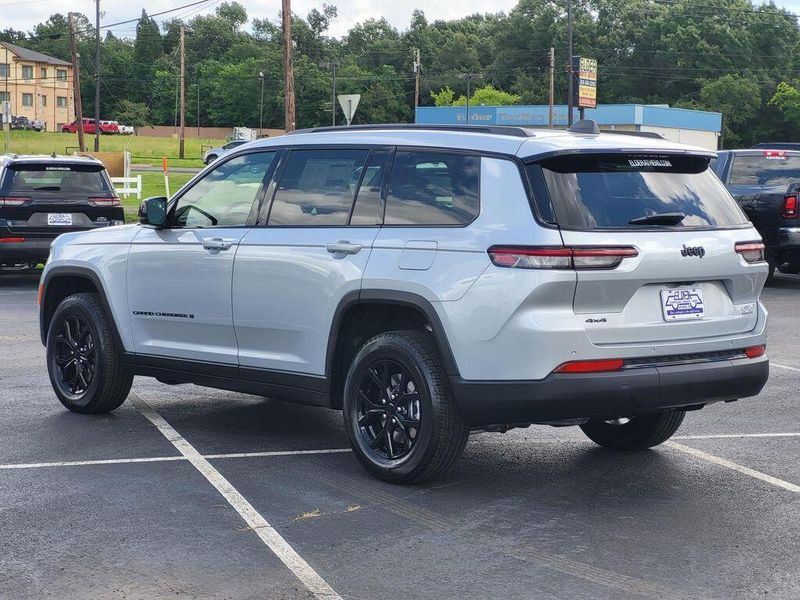 2025 Jeep Grand Cherokee L Altitude X 4x4Image 4