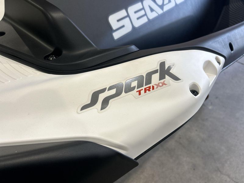 New 2026 Sea-Doo SPARK FOR 3 90 TRIXX (SOUND SYSTEM) Image 25
