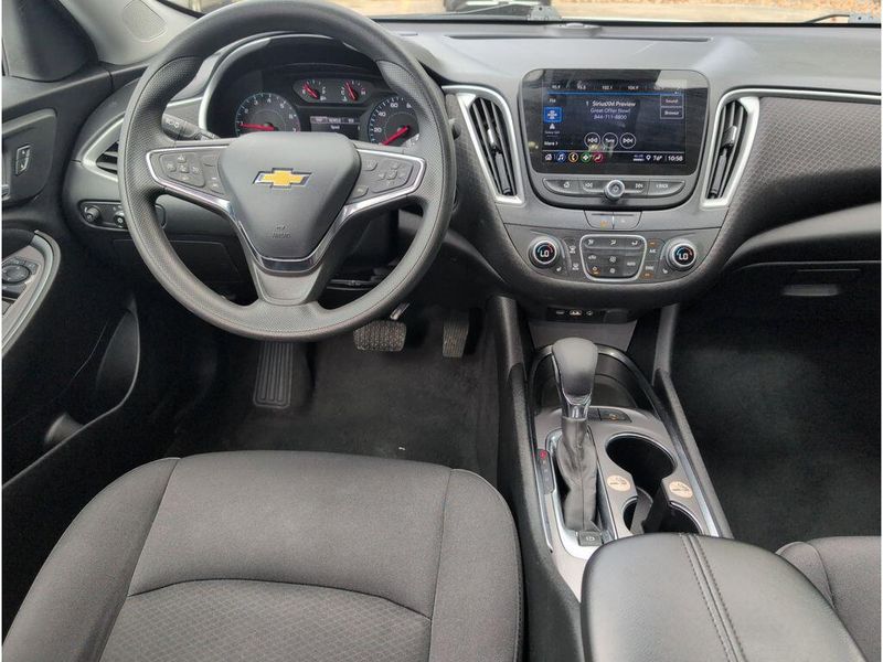 Used 2024 Chevrolet Malibu LTImage 32