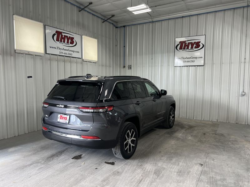 Used 2025 Jeep Grand Cherokee LimitedImage 5