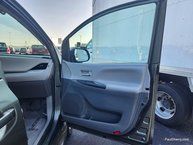 Used 2020 Toyota Sienna LE