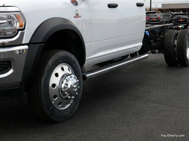 2024 RAM 5500 Tradesman Chassis Crew Cab 4x4 84