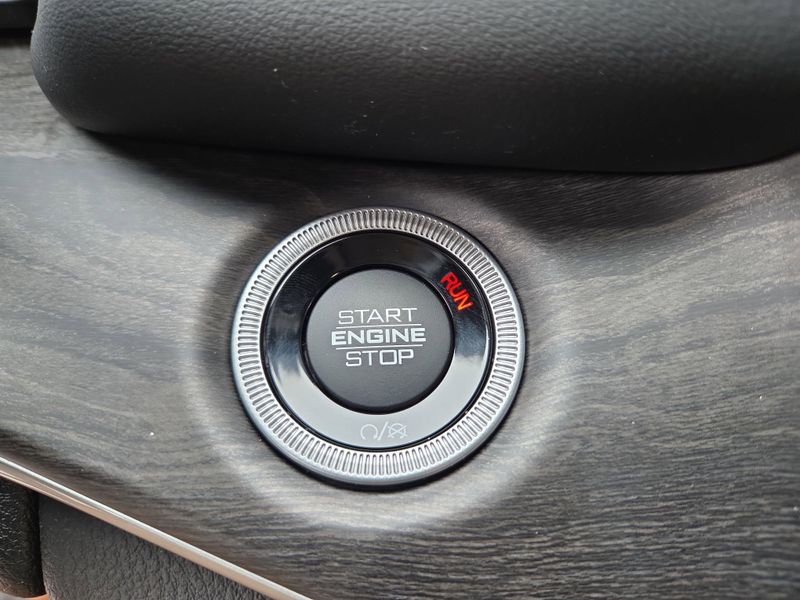 2023 Jeep Grand Cherokee Base photo 29