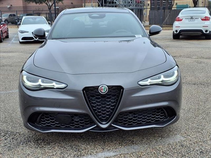 2025 Alfa Romeo Giulia RwdImage 4