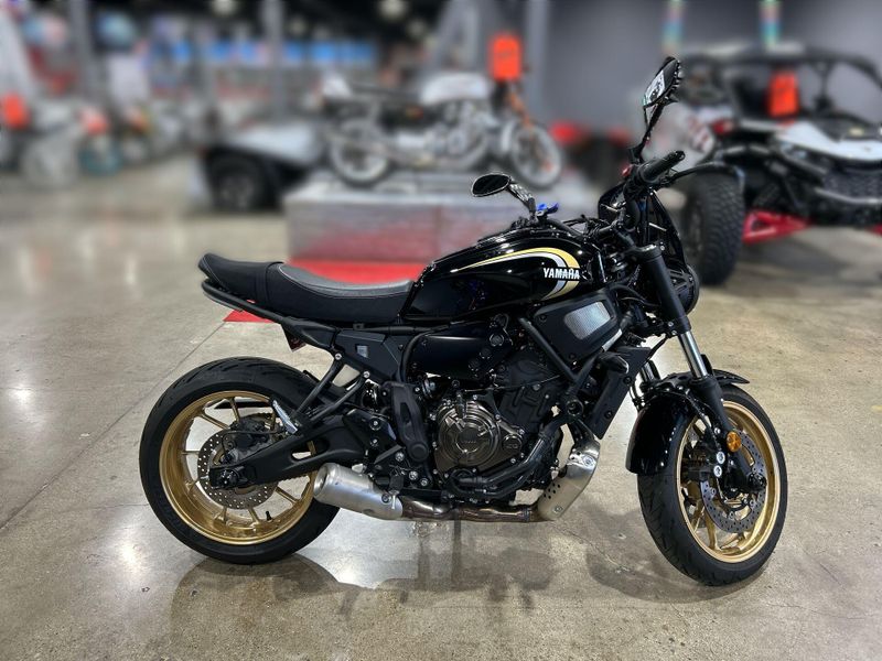 2023 Yamaha XSR700 Image 10