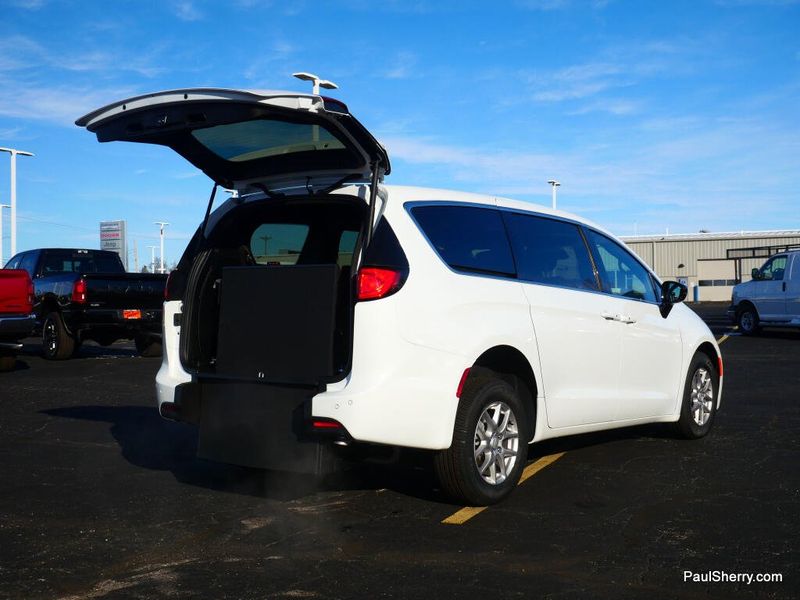 New 2026 Chrysler Voyager LX