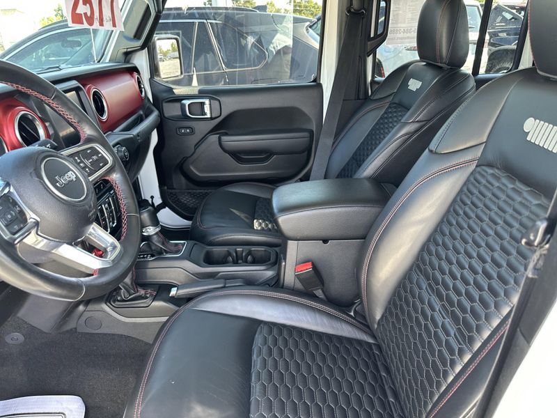2022 Jeep Gladiator Rubicon photo 15