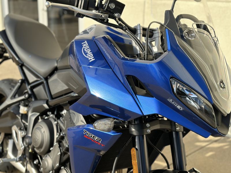2023 Triumph TIGER SPORT 660 in a LUCERNE BLUE / SAPPHIRE BLACK exterior color. Cross Country Powersports 732-491-2900 crosscountrypowersports.com 