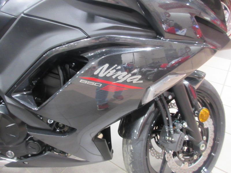 NEW 2026 KAWASAKI NINJA 650 Image 8
