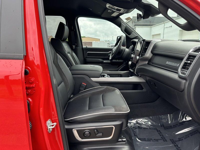 2025 RAM 1500 LaramieImage 11