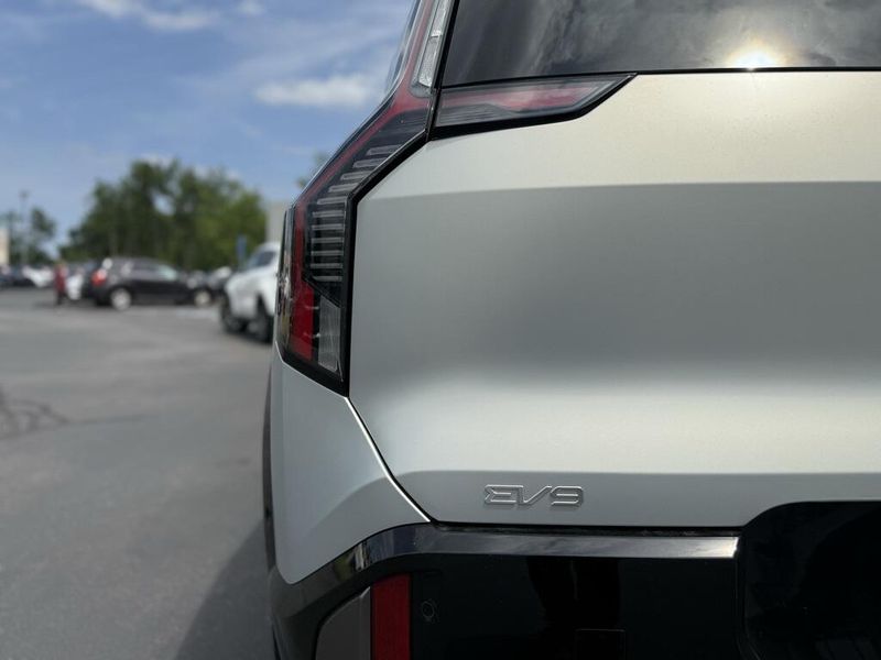 2024 Kia EV9 GT-LineImage 17