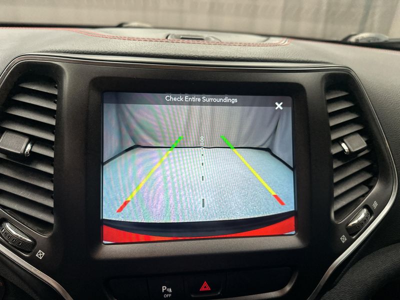 Used 2019 Jeep Cherokee TrailhawkImage 10