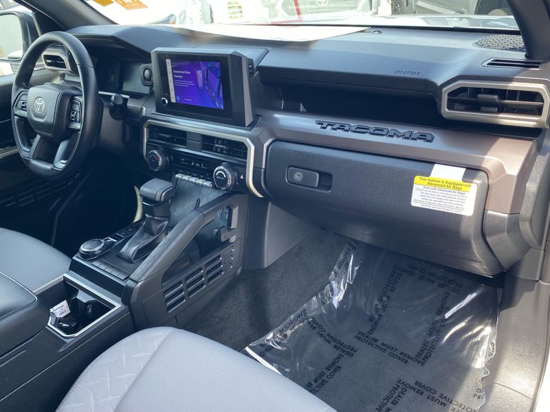 Used 2025 Toyota Tacoma SR5Image 9