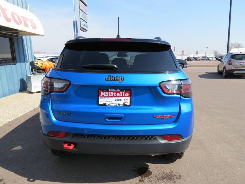 2023 Jeep Compass Trailhawk 4x4 4dr SUVImage 3