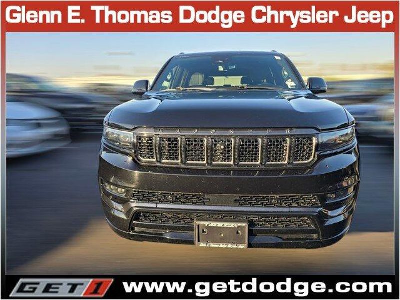 2024 Jeep Grand Wagoneer L II photo 2