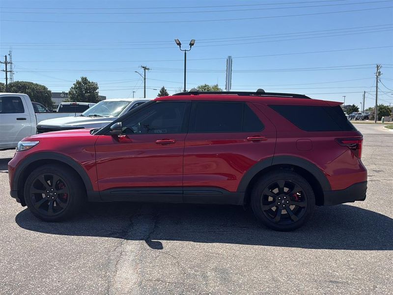 2020 Ford Explorer ST photo 2
