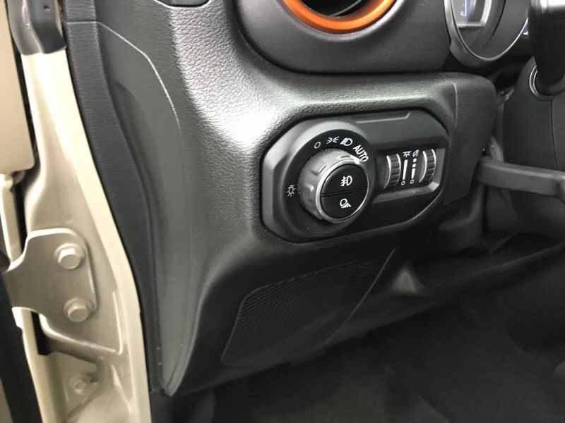 Used 2022 Jeep Gladiator MojaveImage 5