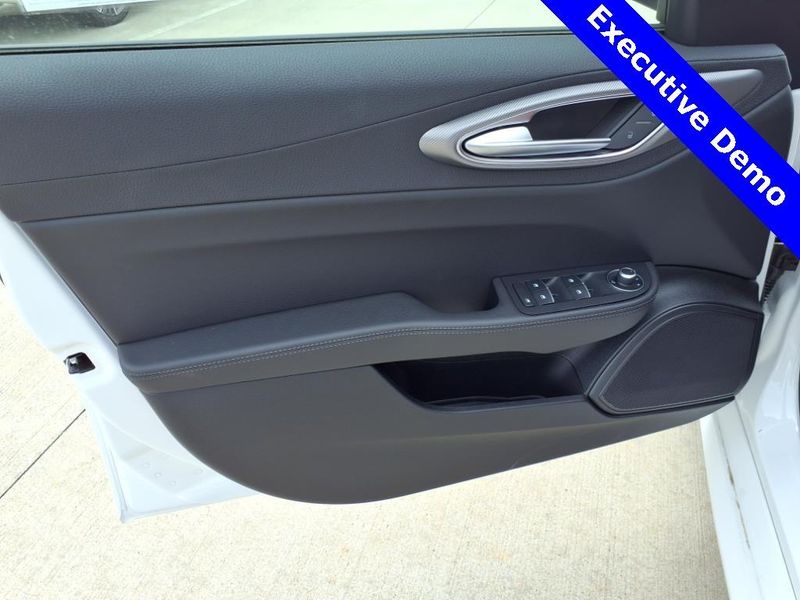 New 2025 Alfa Romeo Giulia RwdImage 7