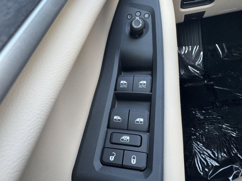 New 2025 Jeep Grand Cherokee LimitedImage 17