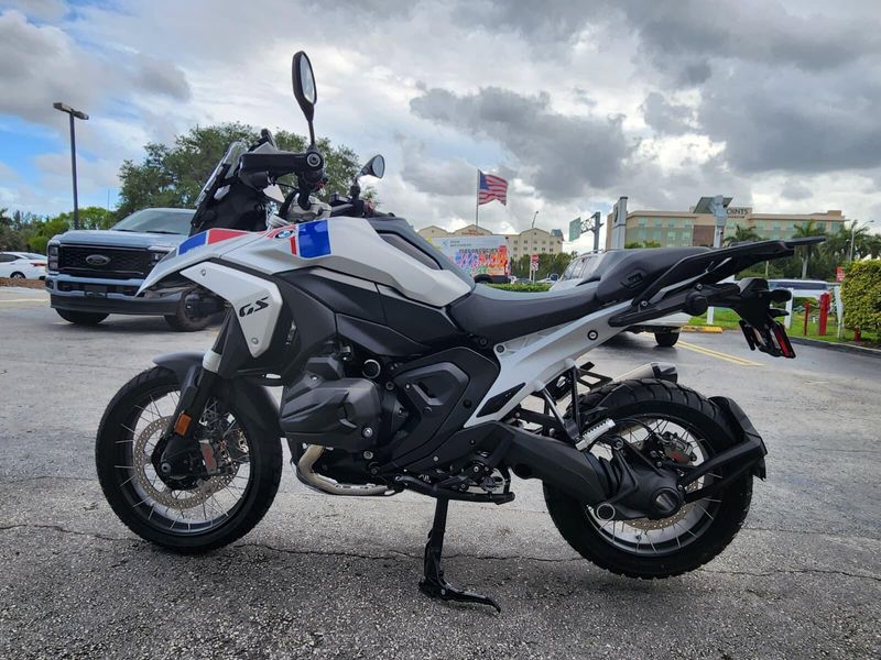 2026 BMW R 1300 GSImage 1