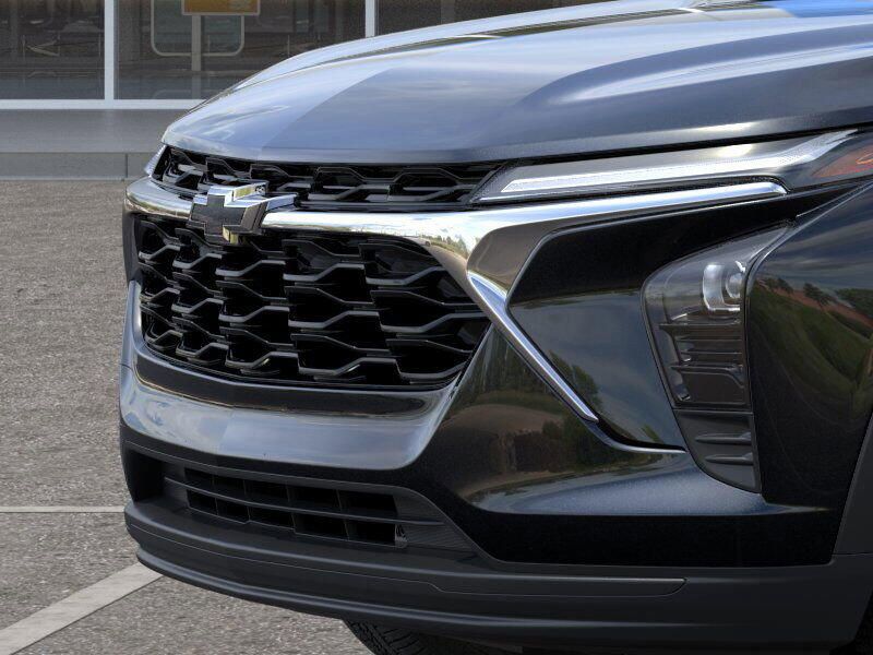 New 2025 Chevrolet Trax LSImage 13