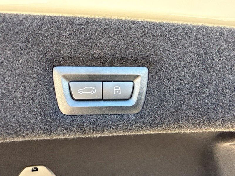 Used 2026 BMW 7 Series 750e xDriveImage 16