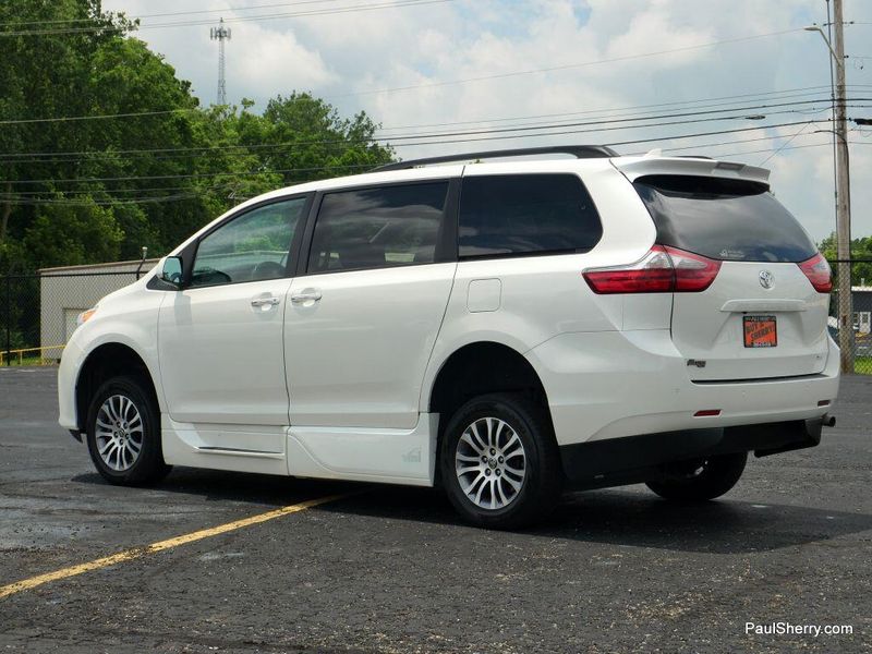 Used 2020 Toyota Sienna XLEImage 46