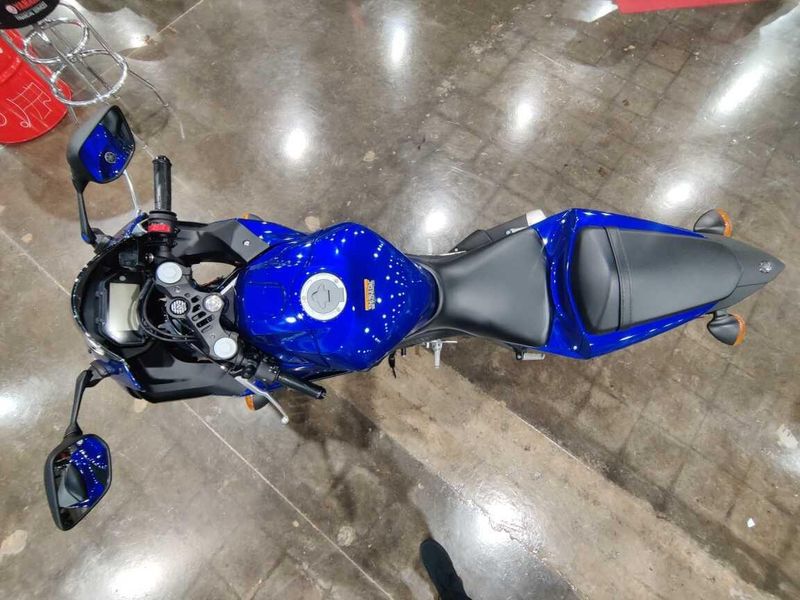 Used 2024 Yamaha YZF-R3 ABS Image 9