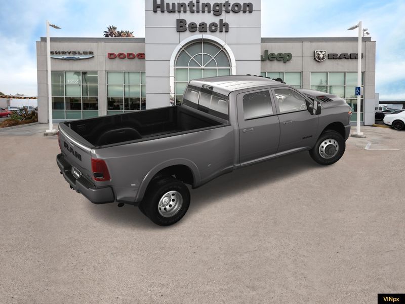 2025 RAM 3500 Laramie Crew Cab 4x4 DuallyImage 8