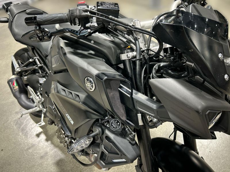 2019 Yamaha MT-10 Image 22