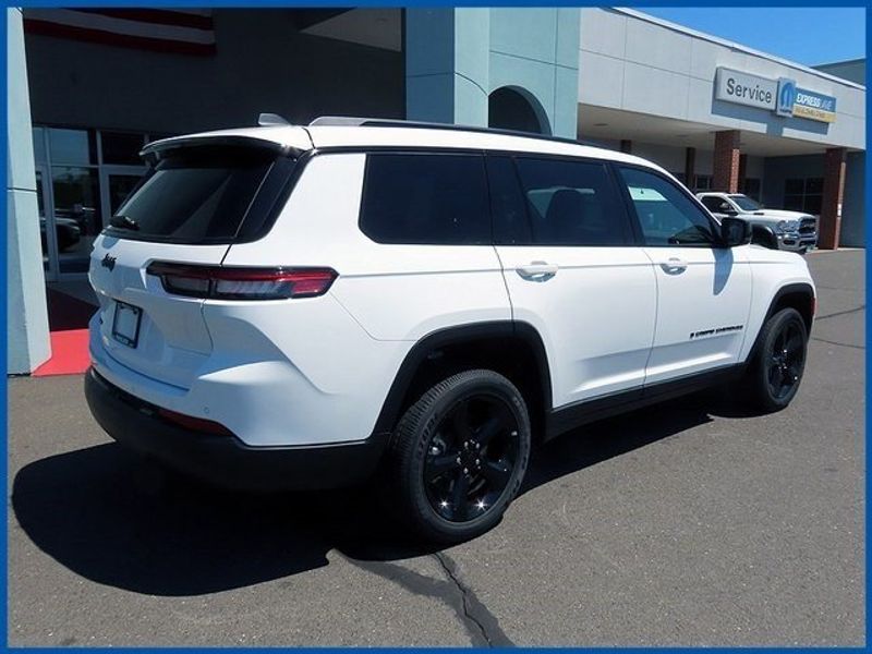 2023 Jeep Grand Cherokee LaredoImage 7