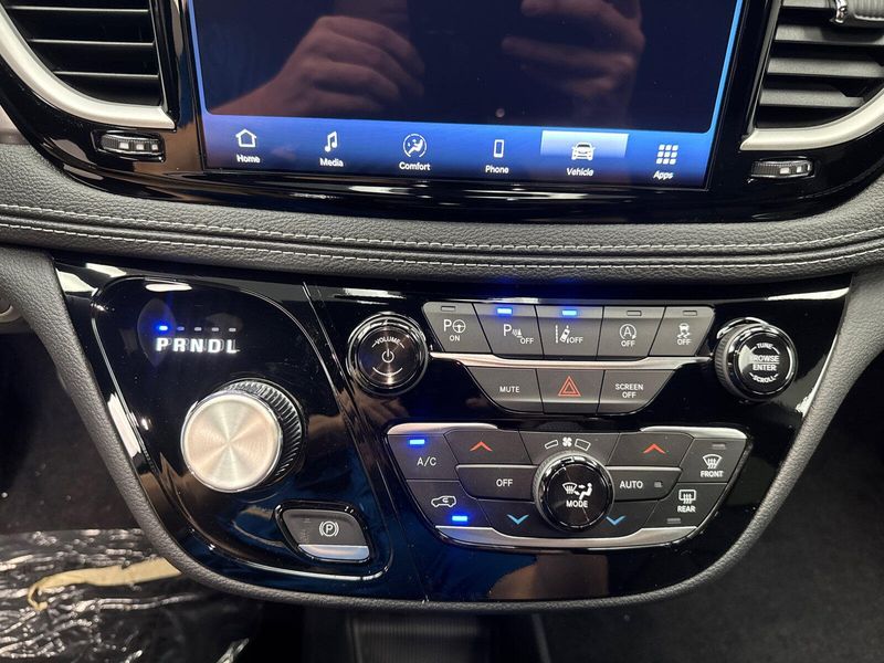 2025 Chrysler Pacifica SelectImage 15