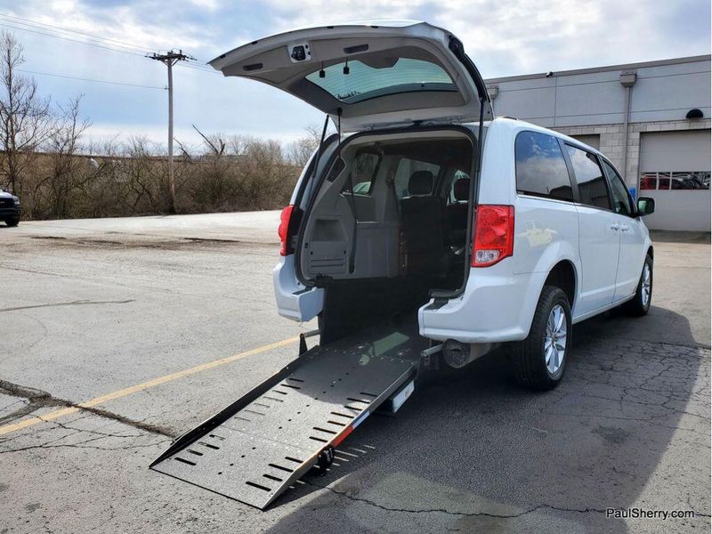 2020 Dodge Grand Caravan SXTImage 18