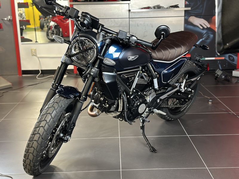 2025 Ducati SCRAMBLER NIGHTSHIFT Image 4