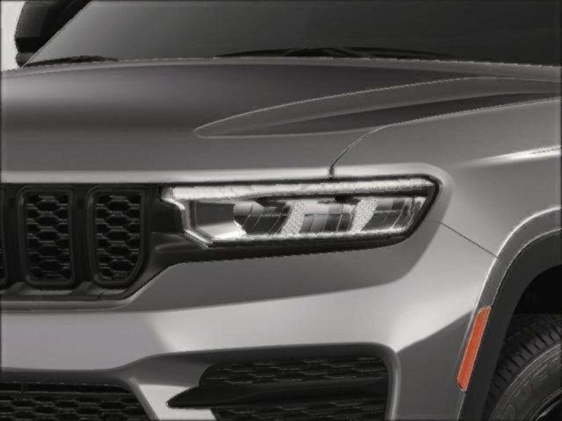2025 Jeep Grand Cherokee Altitude photo 10